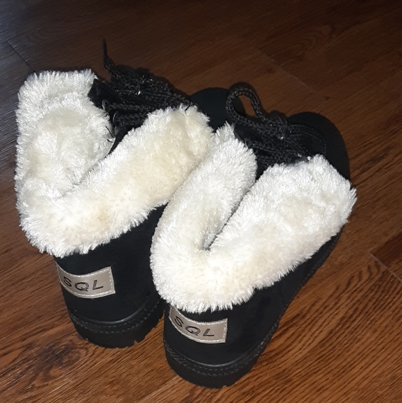 Boots - Picture 3 of 3